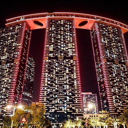 Cozy 1Br In Iconic Tower Apartment Abu Dhabi Bagian luar foto