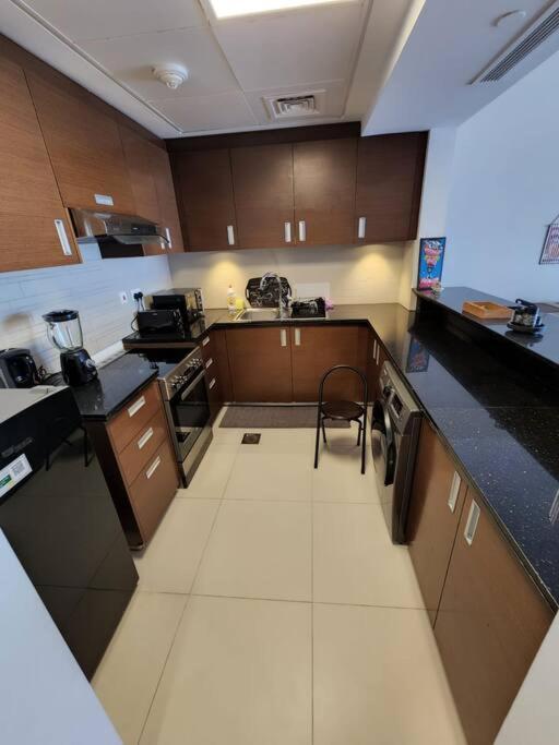 Cozy 1Br In Iconic Tower Apartment Abu Dhabi Bagian luar foto