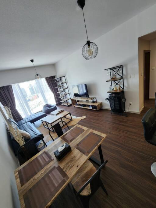 Cozy 1Br In Iconic Tower Apartment Abu Dhabi Bagian luar foto