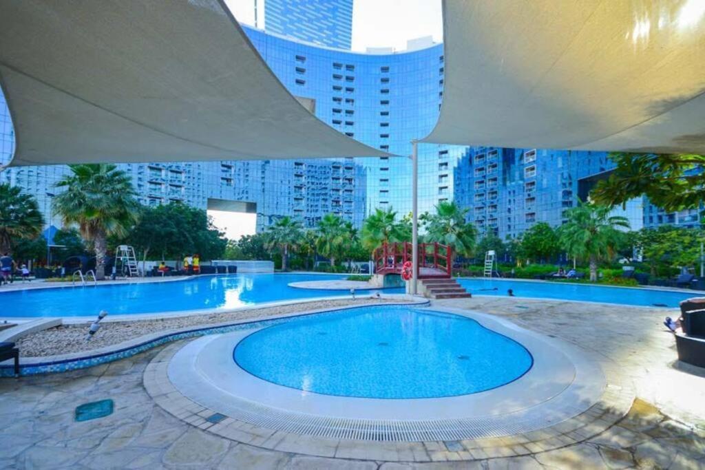 Cozy 1Br In Iconic Tower Apartment Abu Dhabi Bagian luar foto