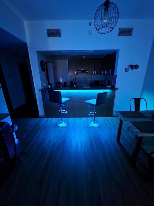 Cozy 1Br In Iconic Tower Apartment Abu Dhabi Bagian luar foto