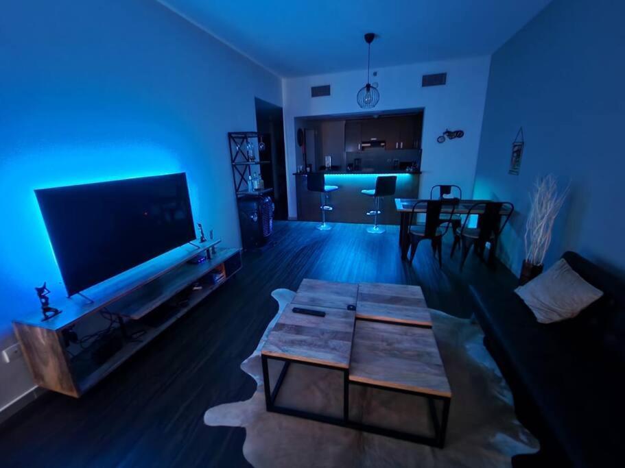 Cozy 1Br In Iconic Tower Apartment Abu Dhabi Bagian luar foto